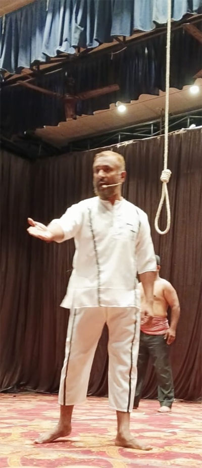 आ गए मेरी मौत का तमाशा देखने... अभिनय से नाना की यादें ताजा