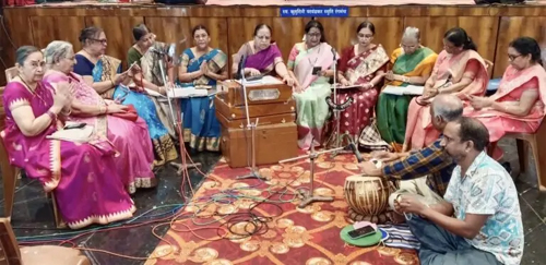 स्वरालय ग्रुप ने दो घंटे तक दी मराठी भजनों की सुमधुर प्रस्तुति