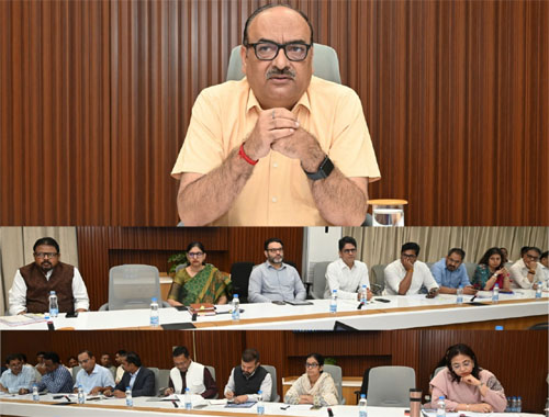 शासकीय योजनाओं के क्रियान्वयन और निर्माण कार्यों में लाई जाए तेजी : मुख्य सचिव विकासशील